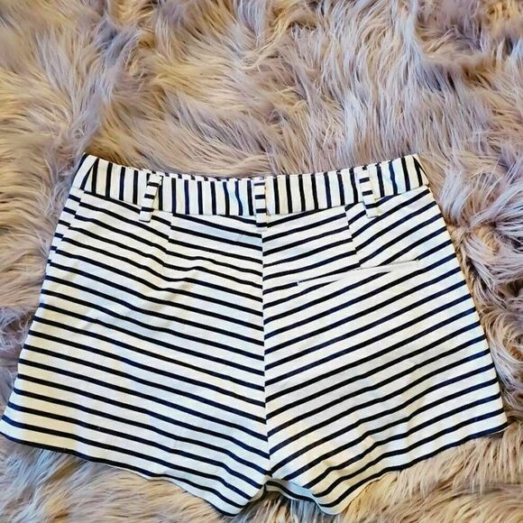 H&M Striped Mini Shorts White Navy Flat Front 10 - Picture 2 of 5